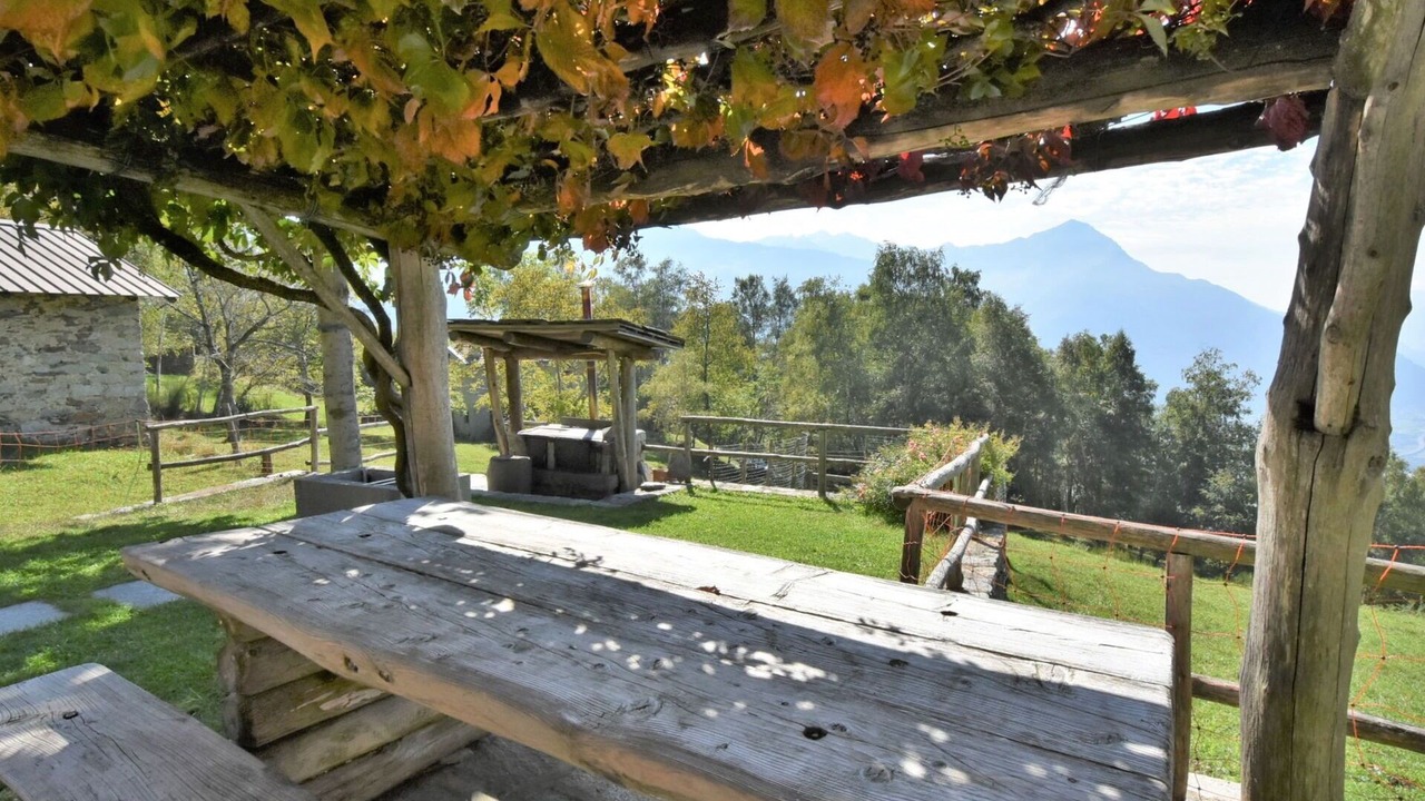 Photo of Outdoor in Mello