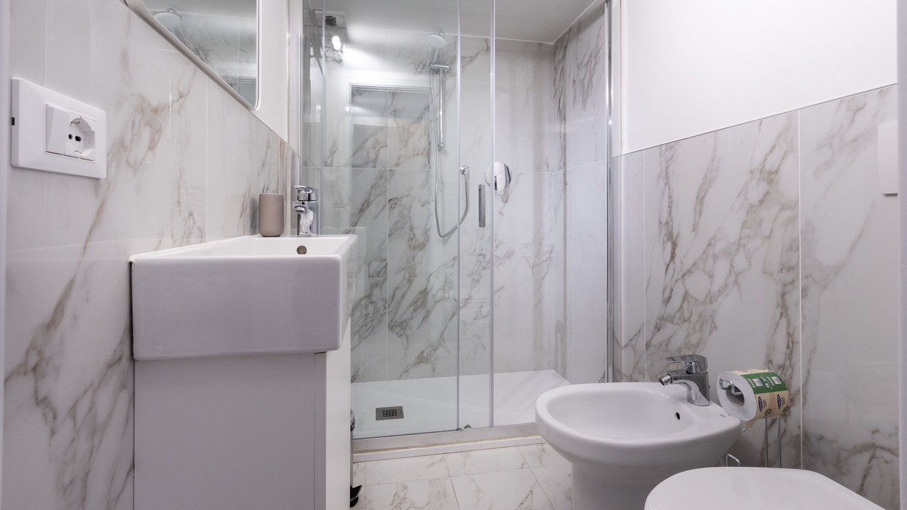 Photo of Bathroom in Magenta
