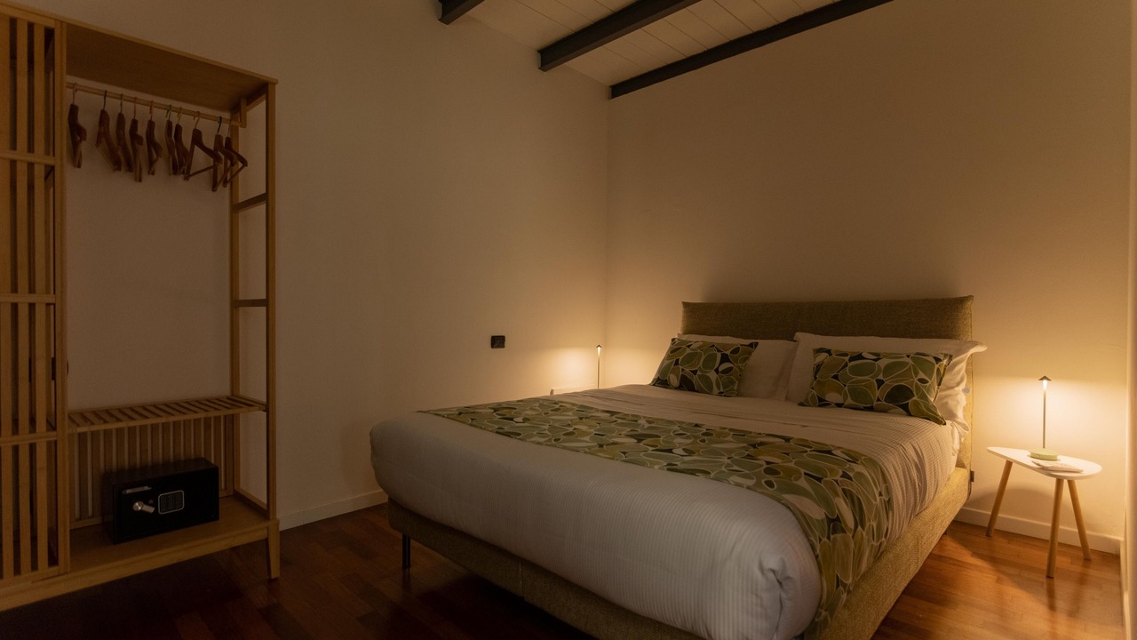 Photo of Bedroom in Como City Centre