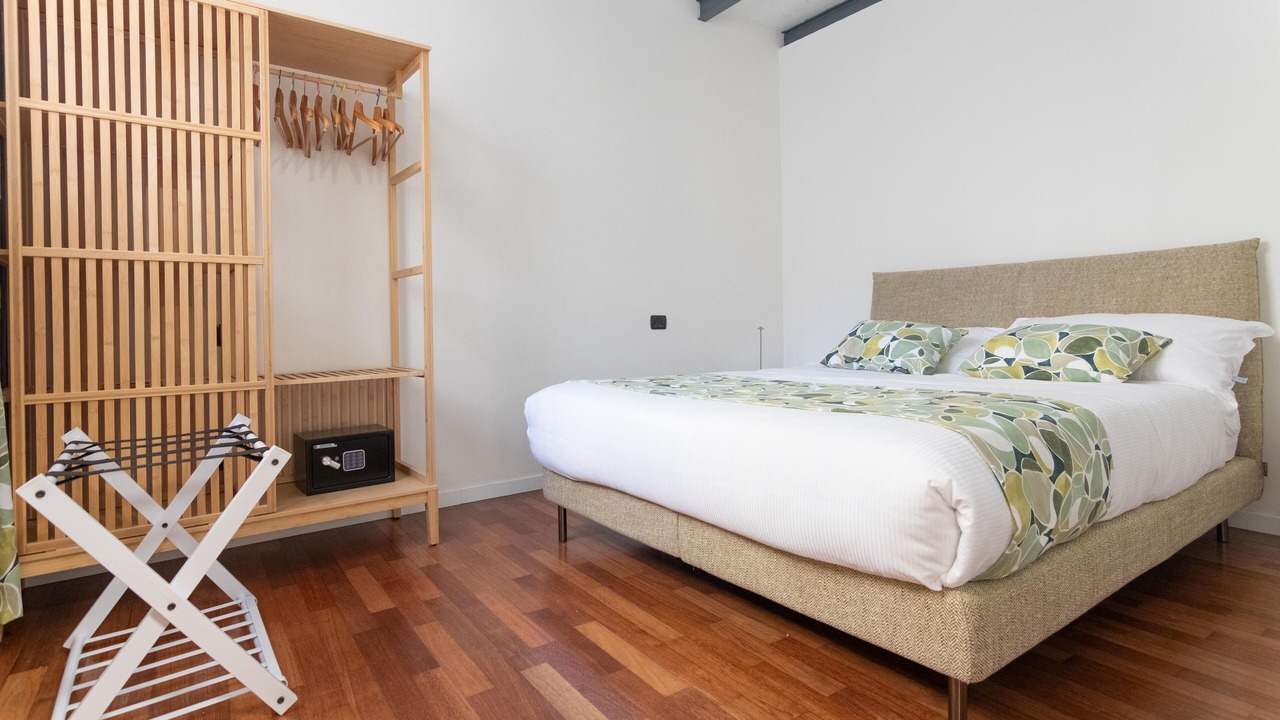 Photo of Bedroom in Como City Centre