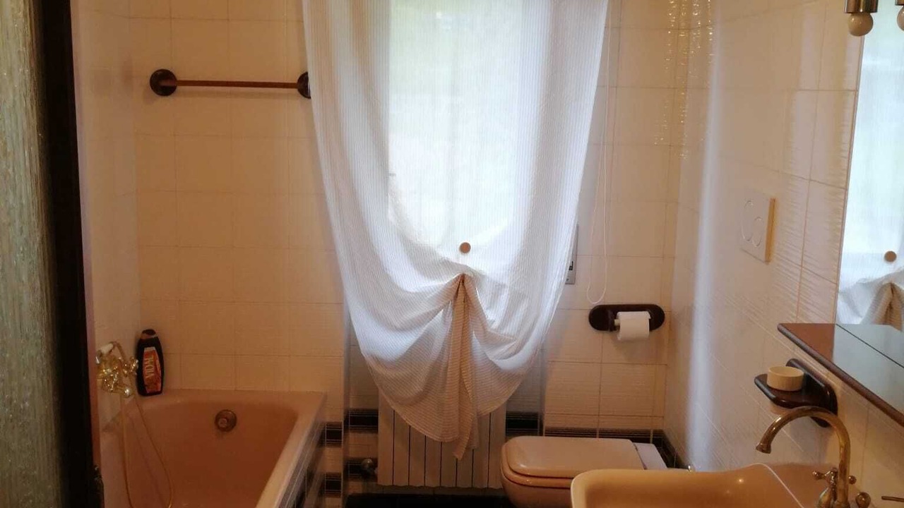 Photo of Bathroom in Carenno