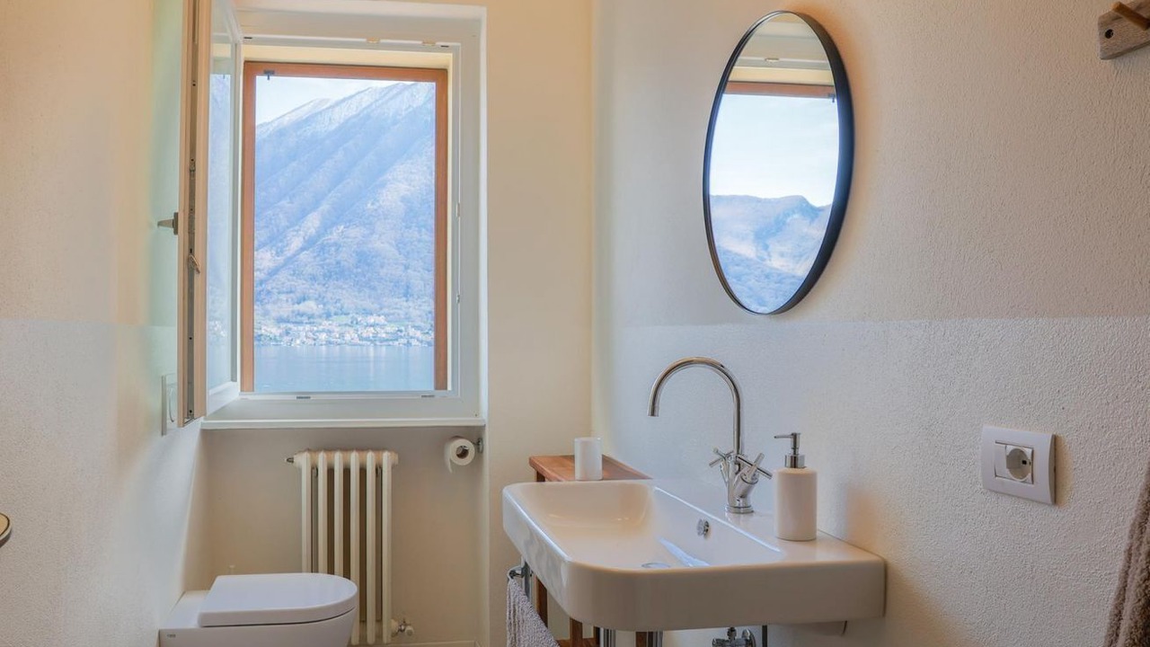 Photo of Bathroom in Colonno