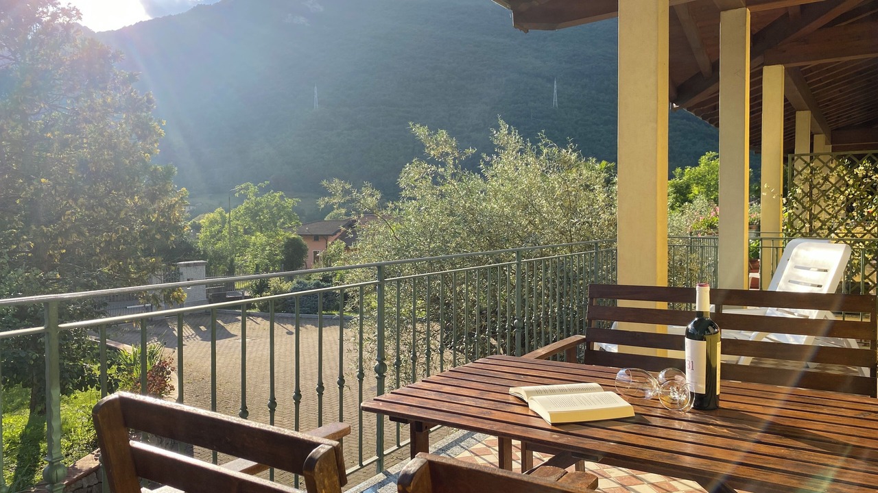 Photo of Outdoor in Crone