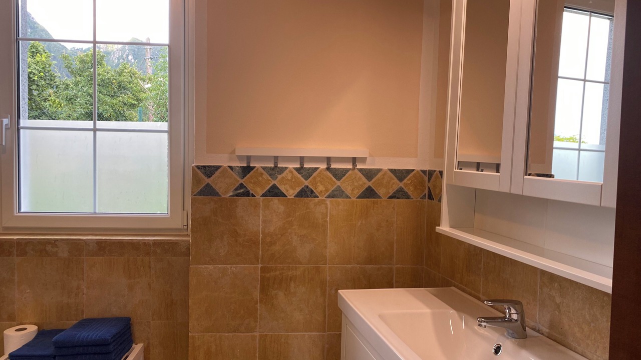 Photo of Bathroom in Crone