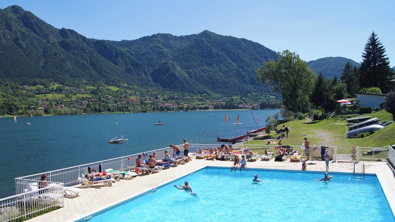 Photo of Outdoor in Crone