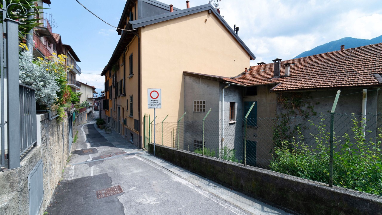 Photo of Others in Colonno