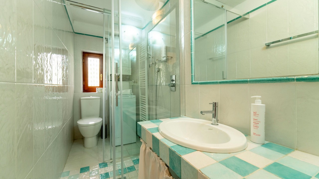 Photo of Bathroom in Colonno