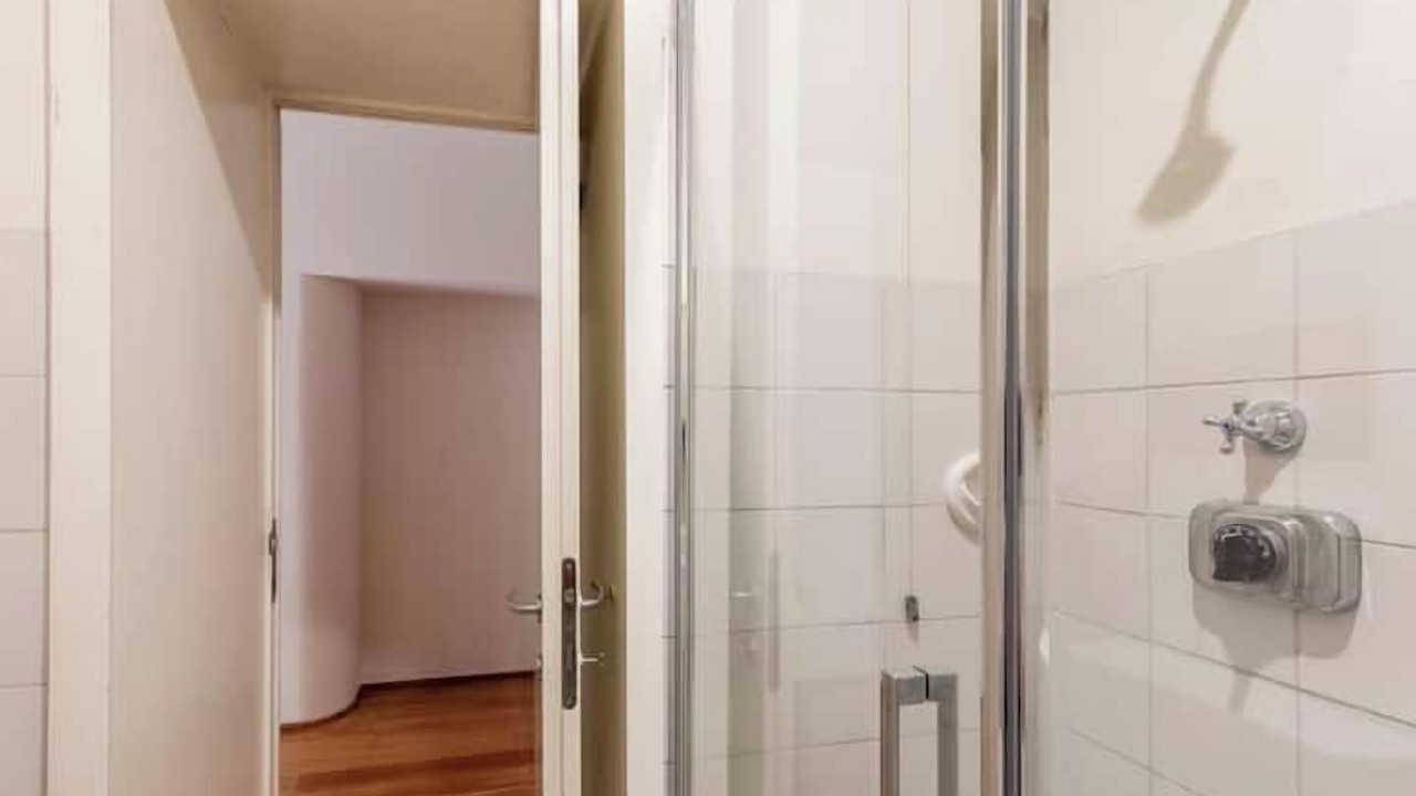Photo of Bathroom in Tricolore