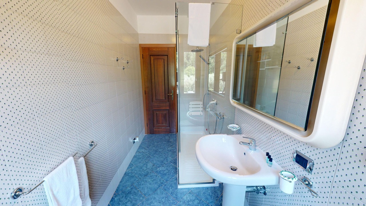Photo of Bathroom in Raffa