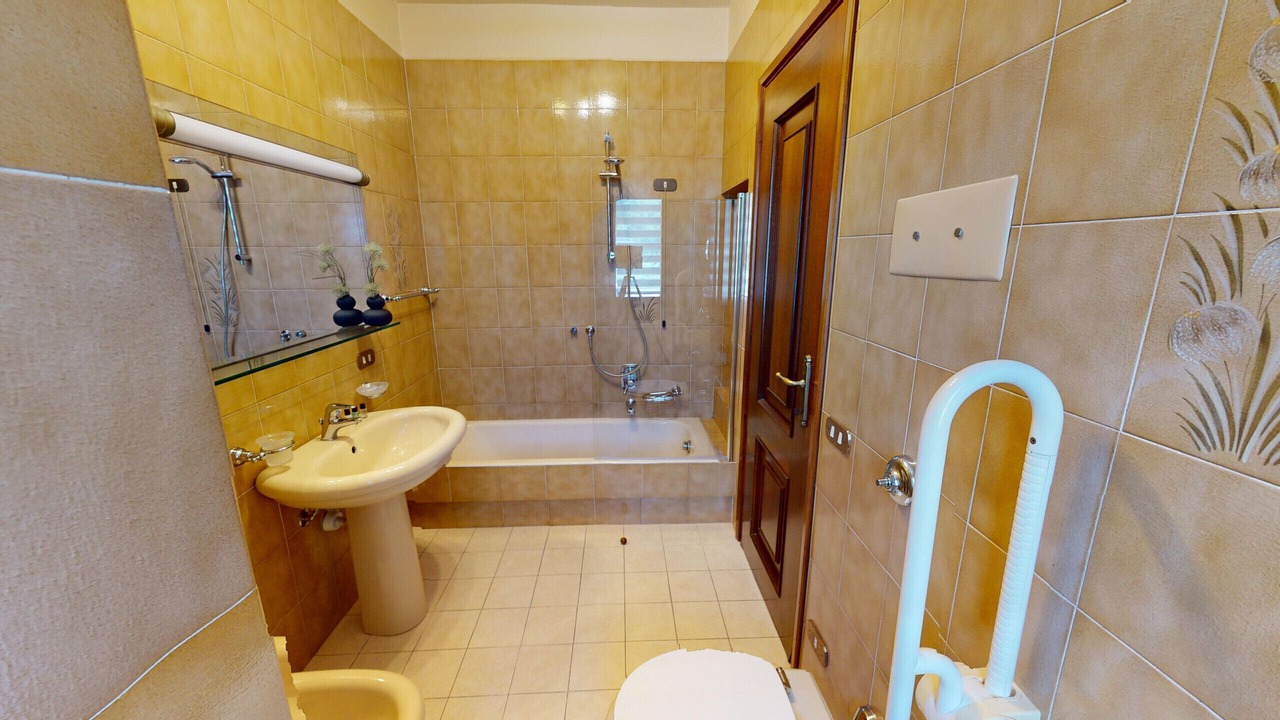 Photo of Bathroom in Raffa