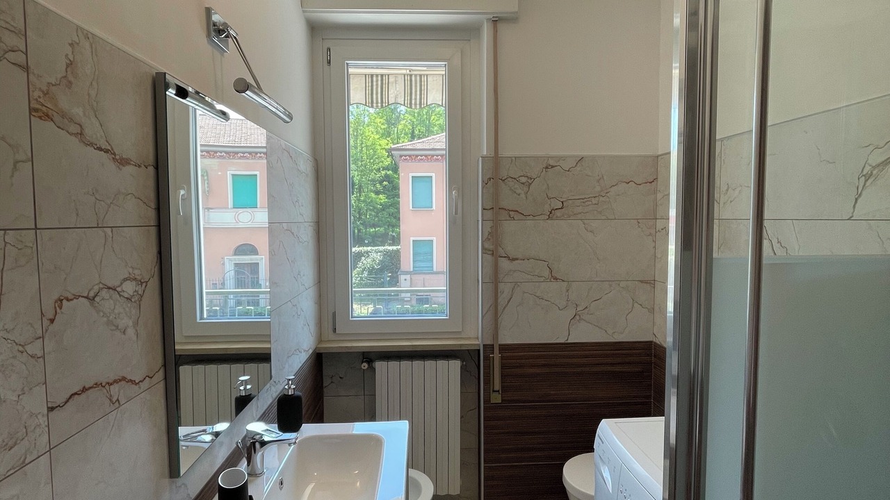 Photo of Bathroom in Roe