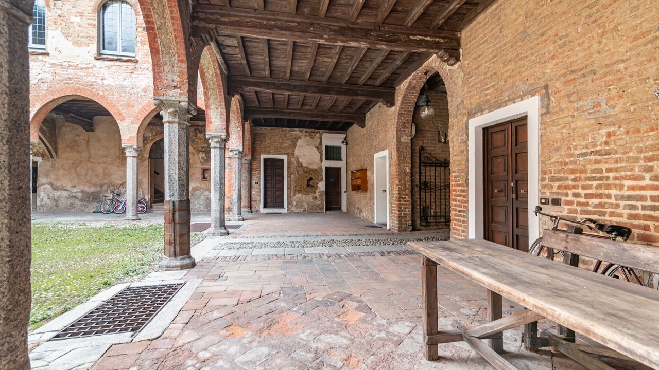 Photo of Others in Pavia