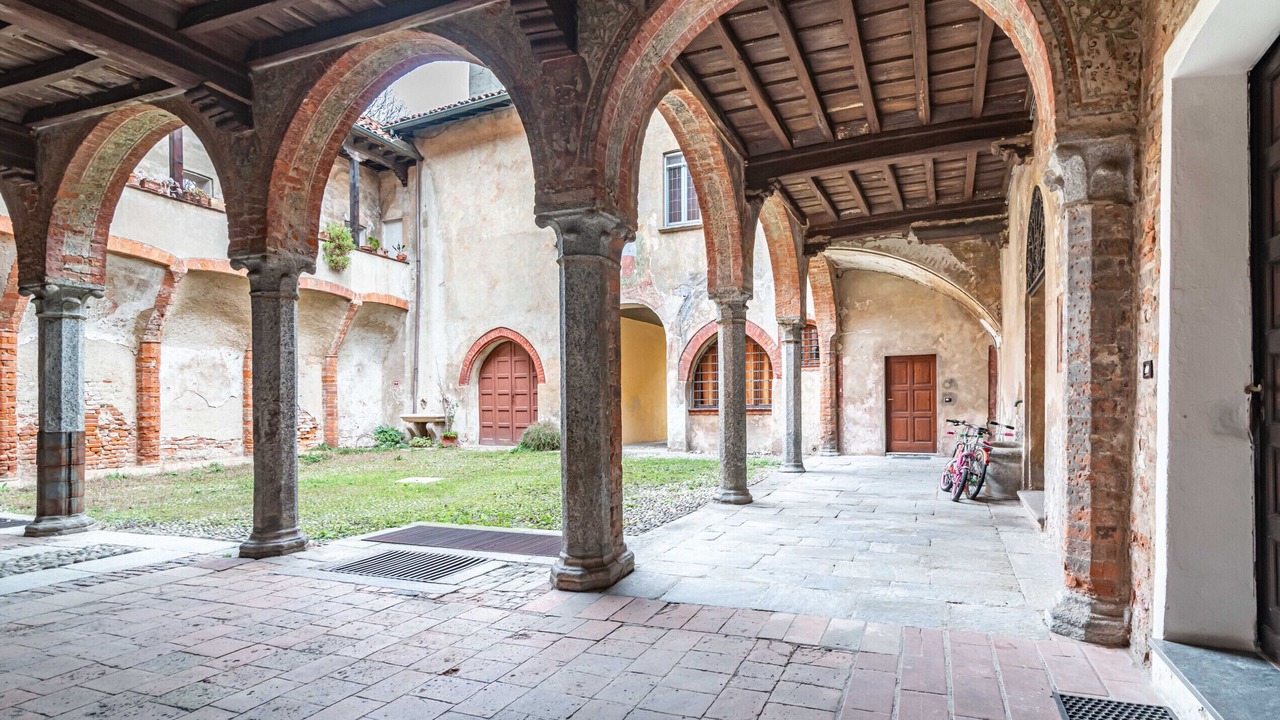 Photo of Others in Pavia