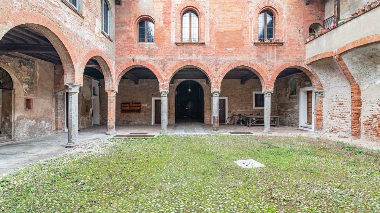 Photo of Outdoor in Pavia