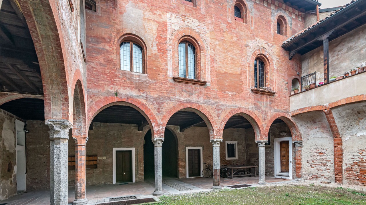 Photo of Others in Pavia