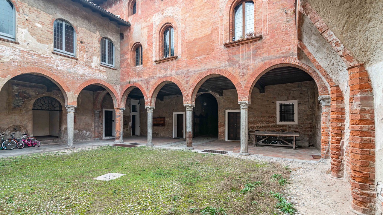 Photo of Outdoor in Pavia