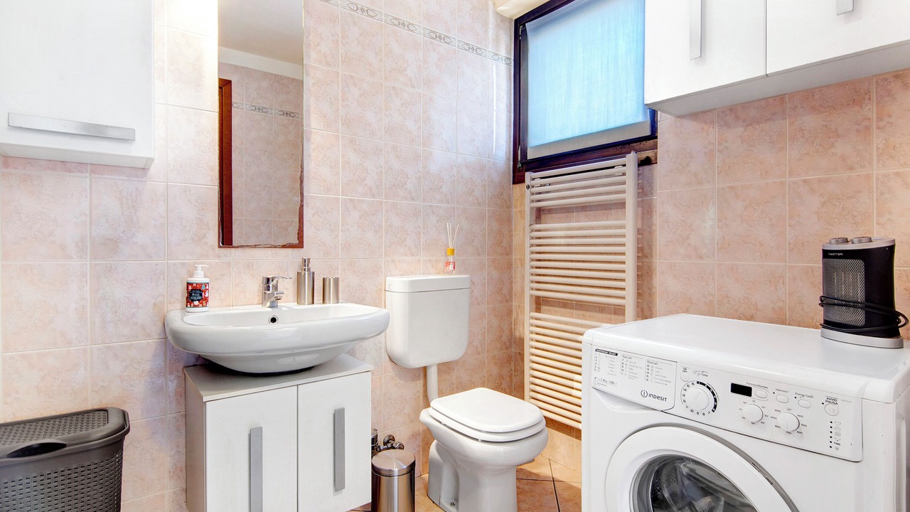 Photo of Bathroom in Dongo