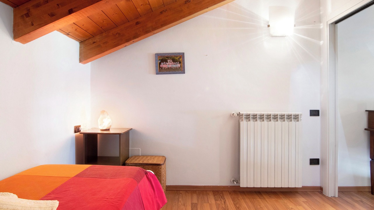 Photo of Bedroom in Dongo