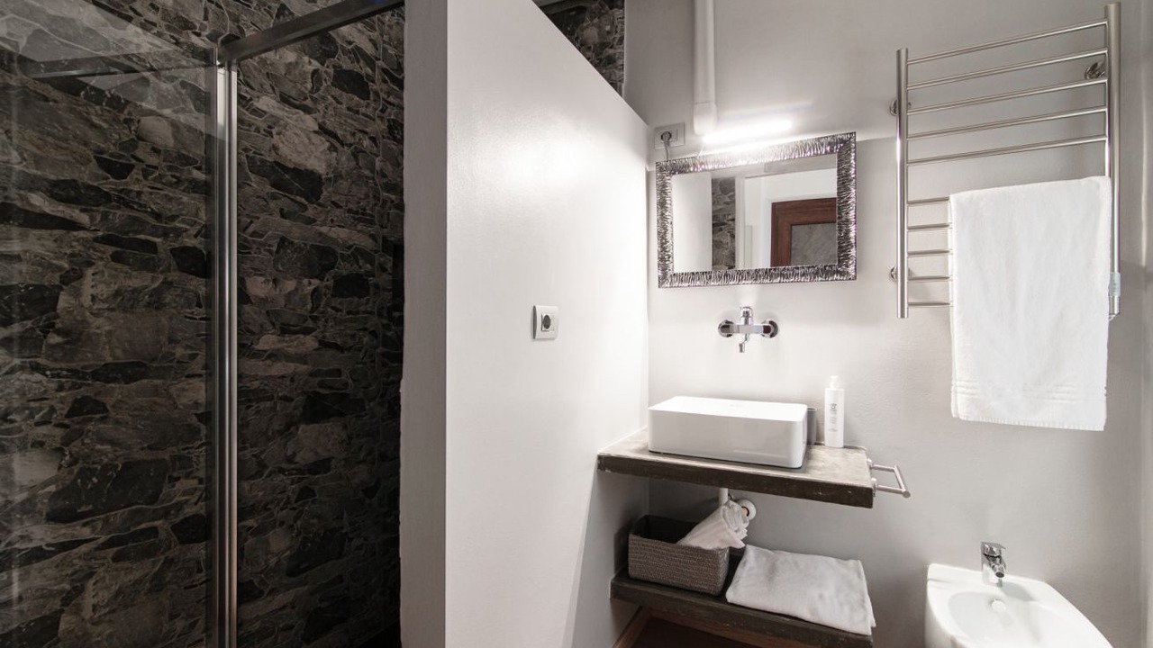 Photo of Bathroom in Carate Urio