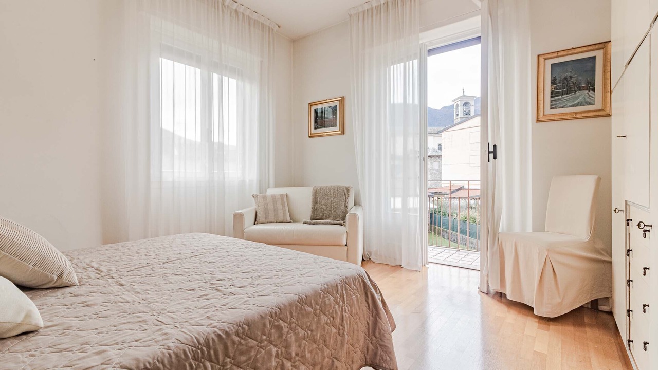 Photo of Bedroom in Mandello del Lario
