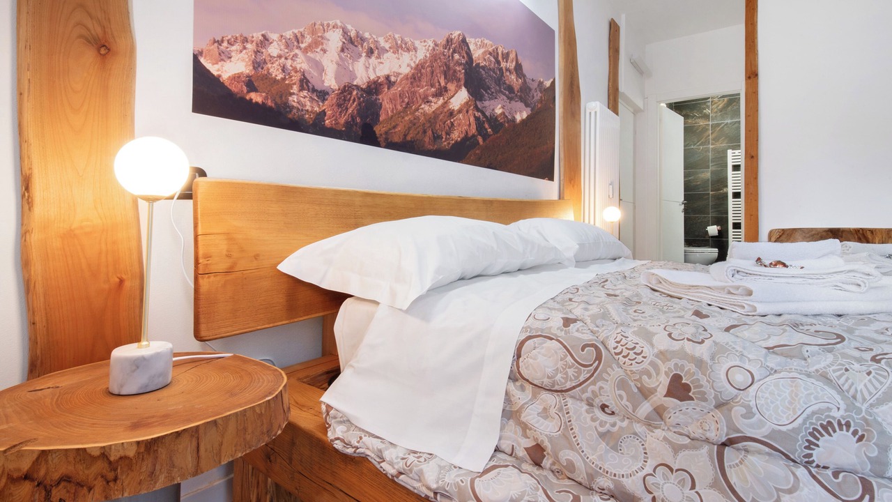 Photo of Bedroom in Mandello del Lario