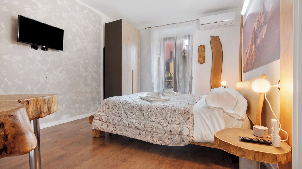 Photo of Bedroom in Mandello del Lario