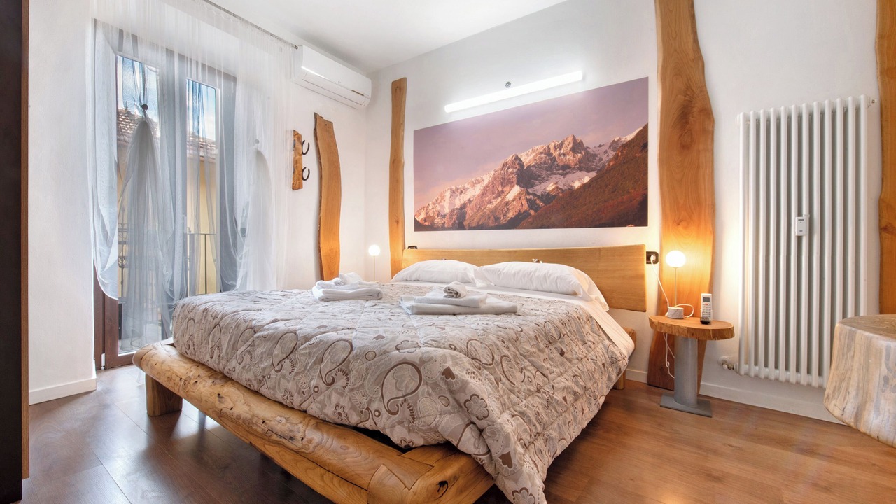 Photo of Bedroom in Mandello del Lario