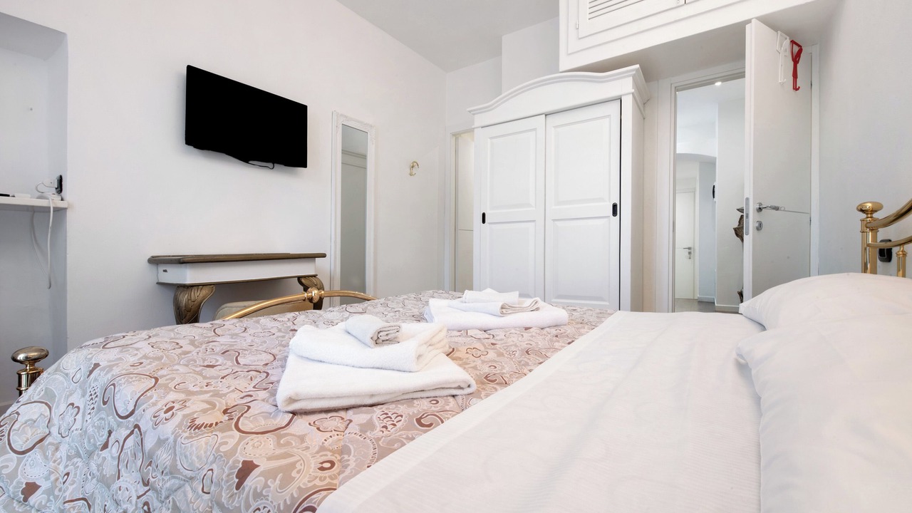 Photo of Bedroom in Mandello del Lario