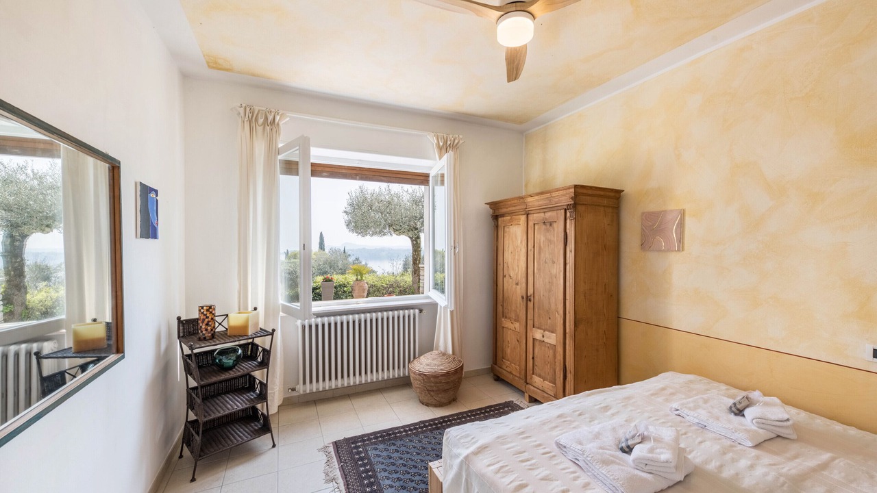Photo of Bedroom in Gardone Riviera