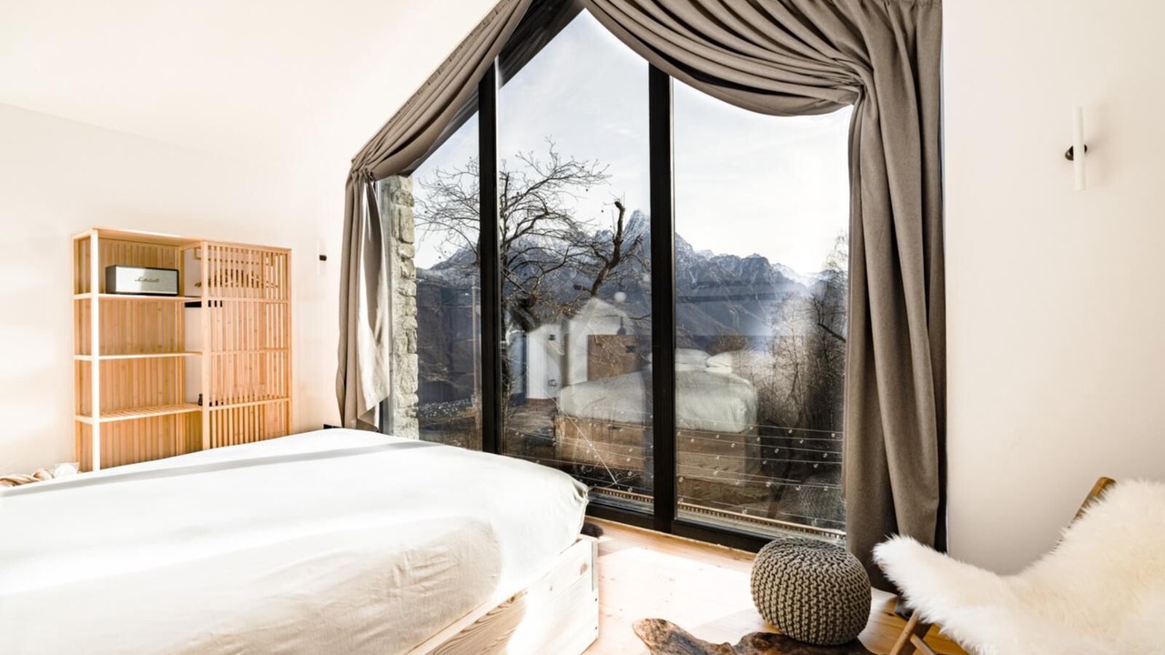 Photo of Bedroom in Menarola