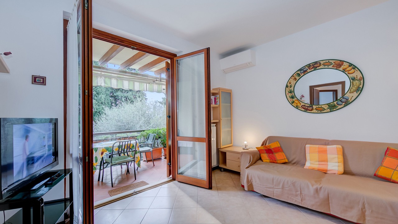 Photo of Bedroom in Toscolano Maderno
