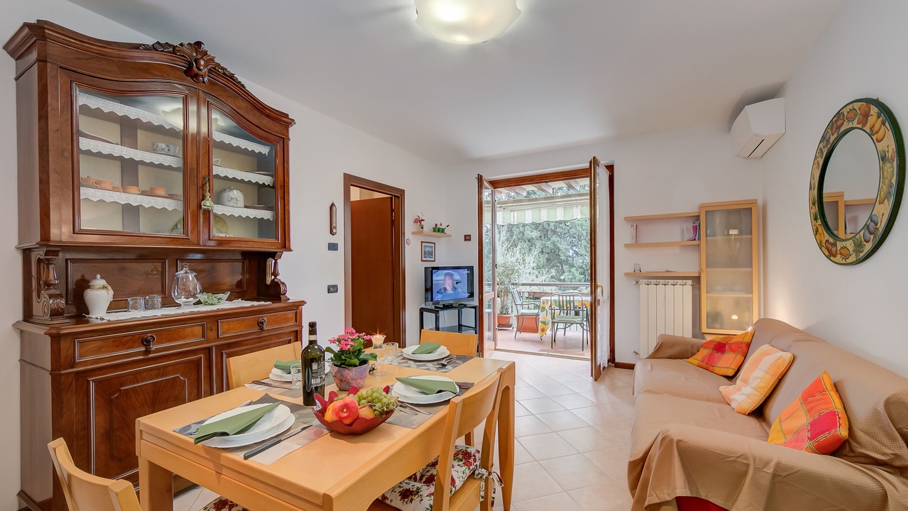 Photo of Bedroom in Toscolano Maderno