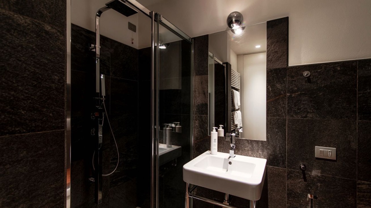 Photo of Bathroom in Como City Centre