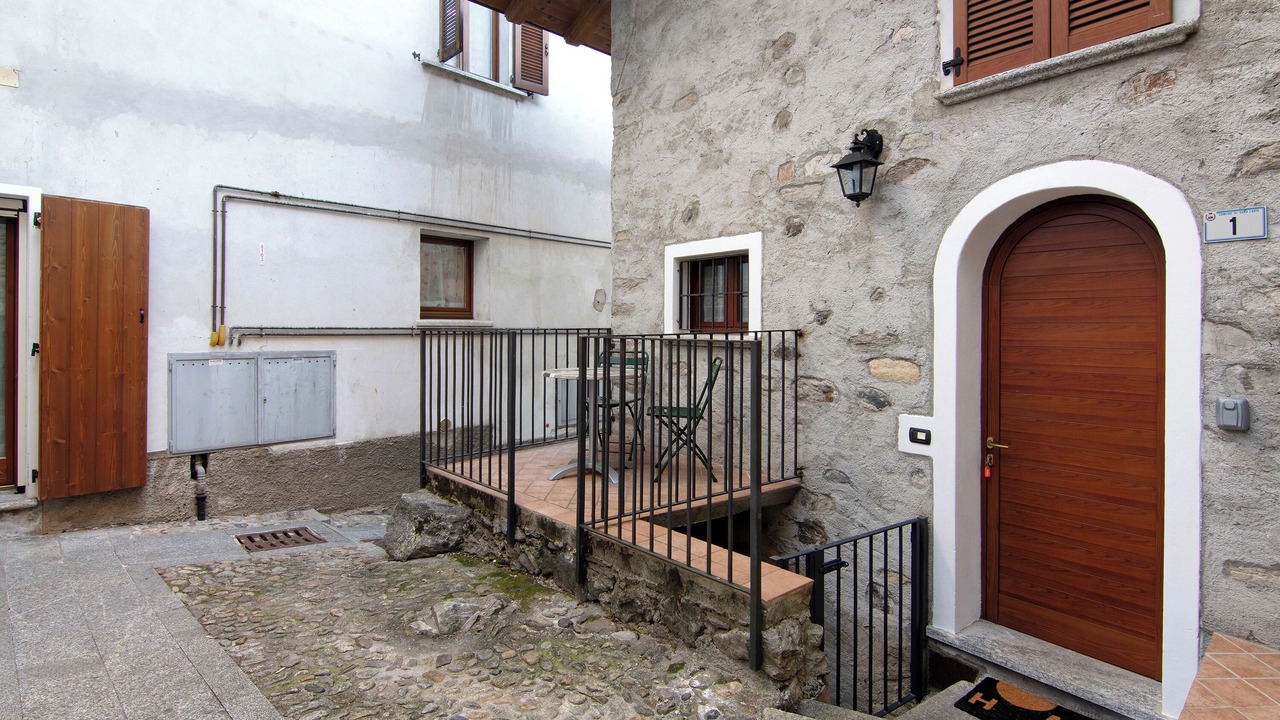 Photo of Patio Balcony in Gera Lario