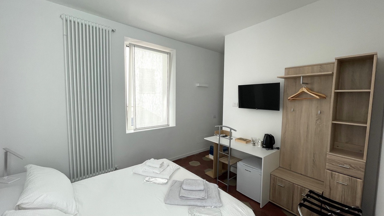 Photo of Bedroom in Lovere Old Town