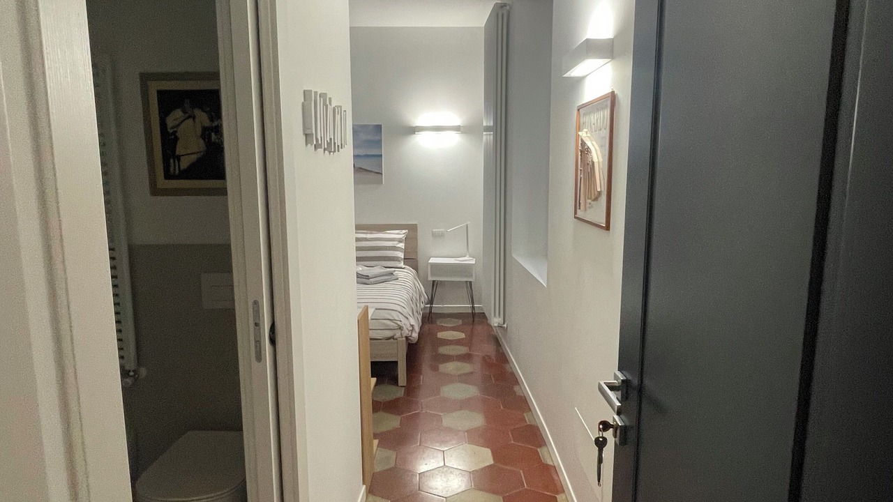 Photo of Bedroom in Lovere Old Town