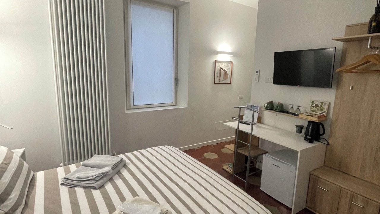 Photo of Bedroom in Lovere Old Town