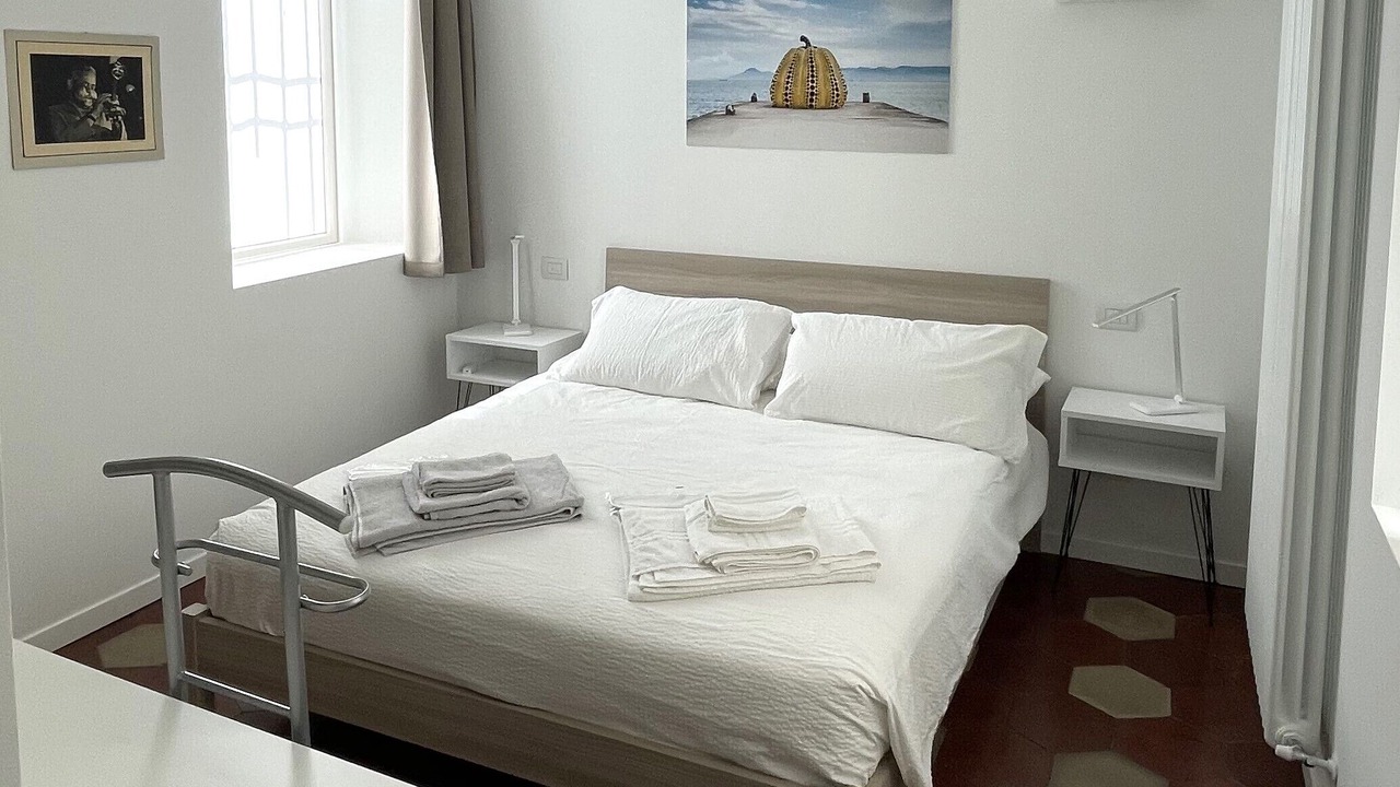 Photo of Bedroom in Lovere Old Town
