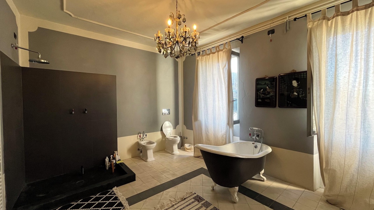 Photo of Bathroom in Castana