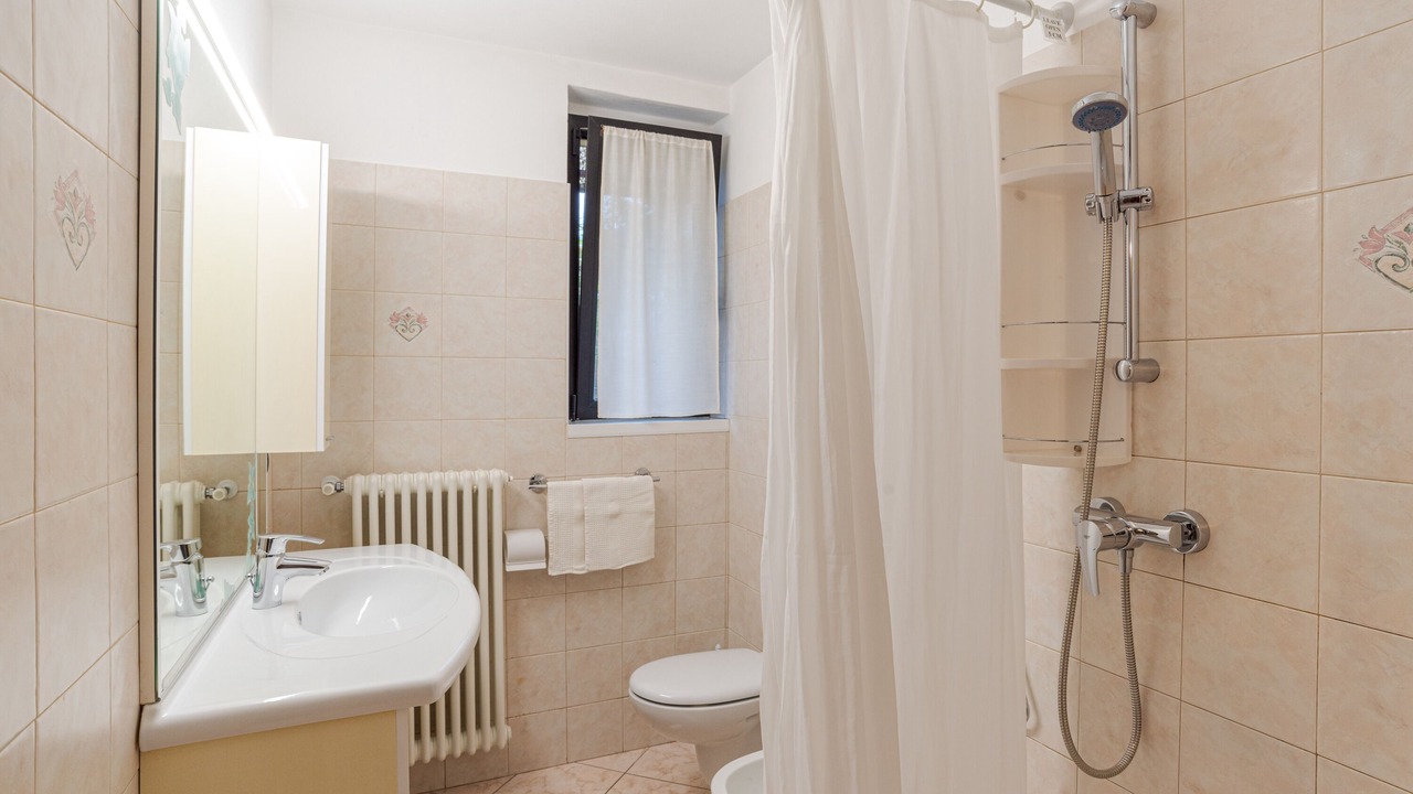 Photo of Bathroom in Menaggio