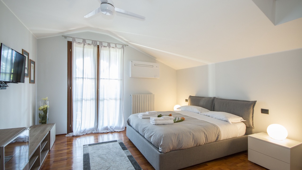 Photo of Bedroom in Villa Guardia