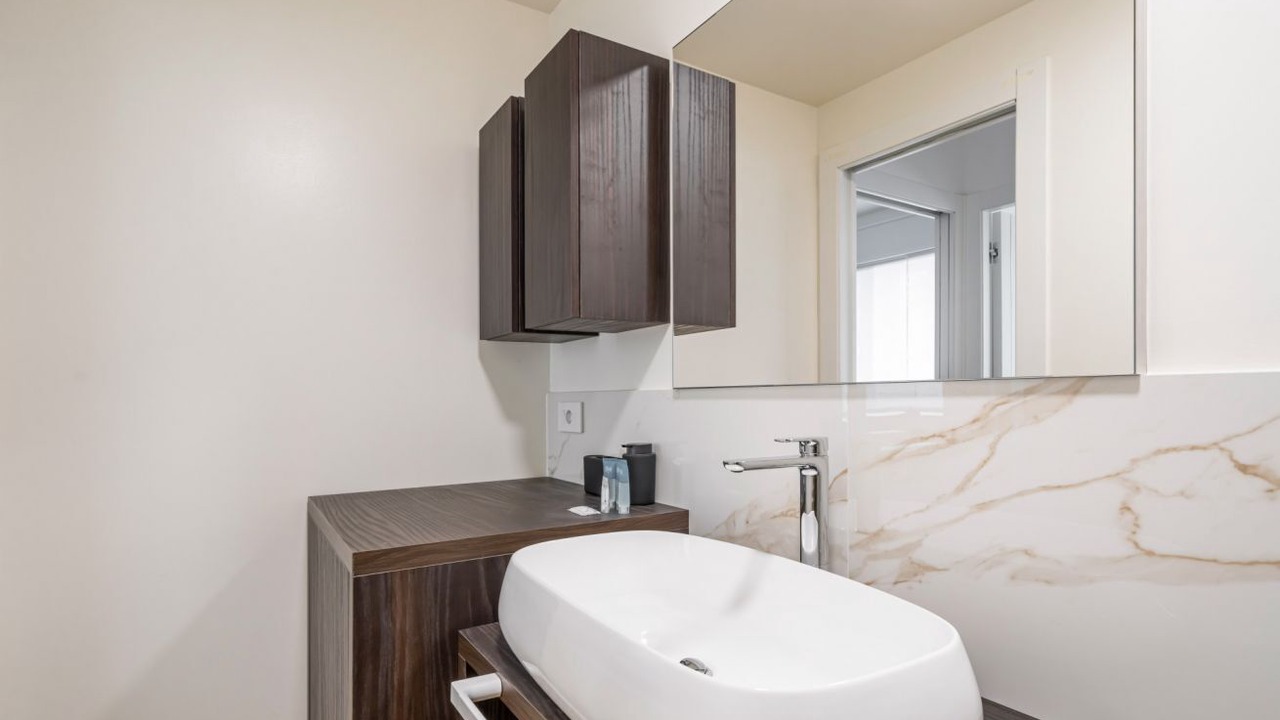 Photo of Bathroom in Tricolore