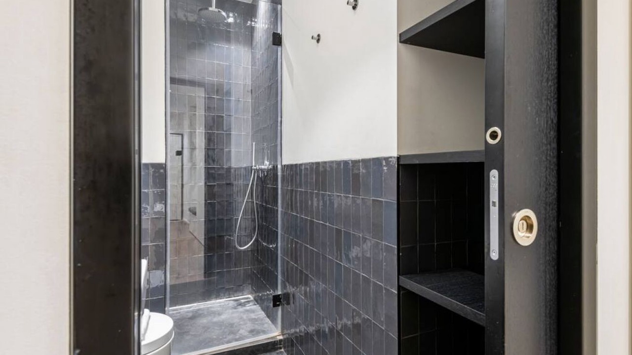 Photo of Bathroom in Magenta