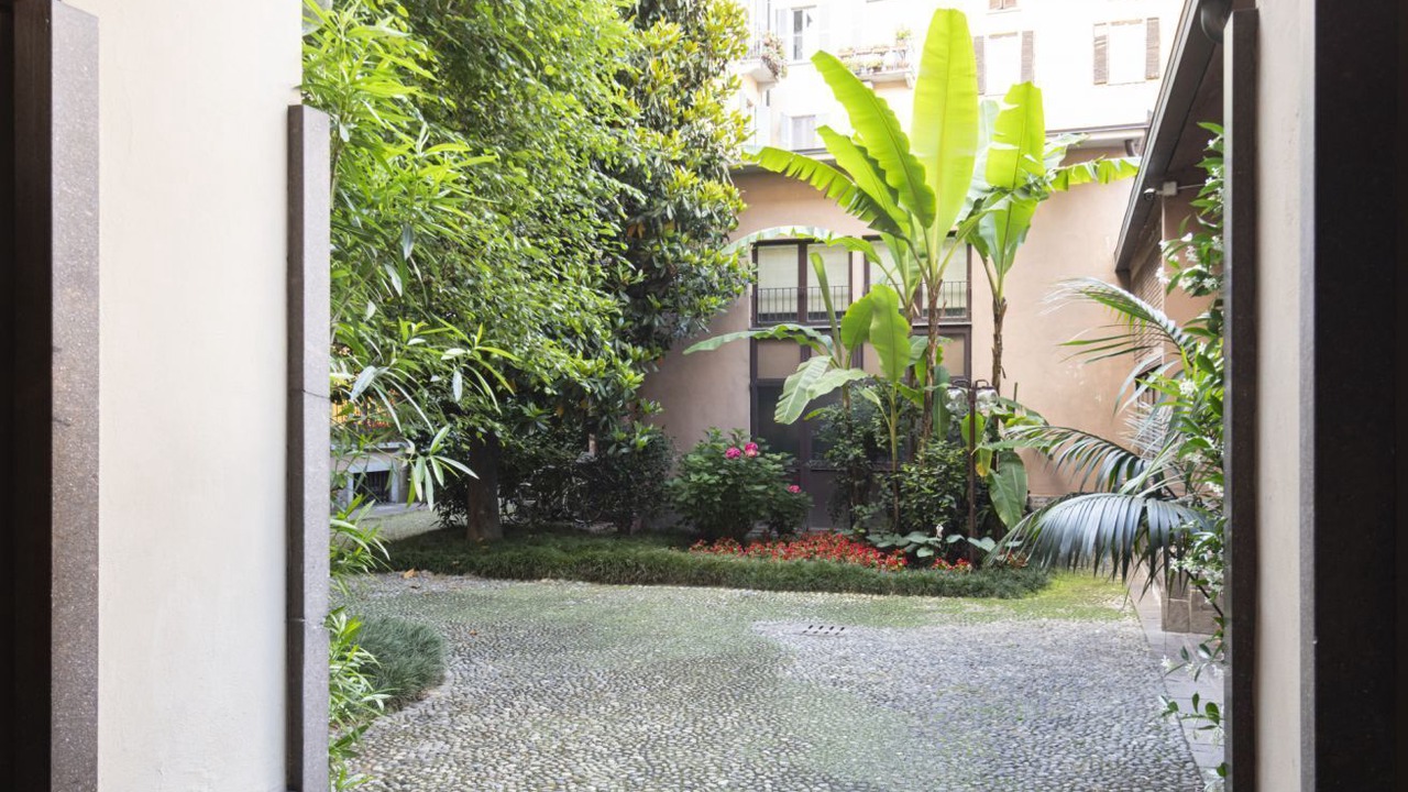 Photo of Outdoor in Magenta