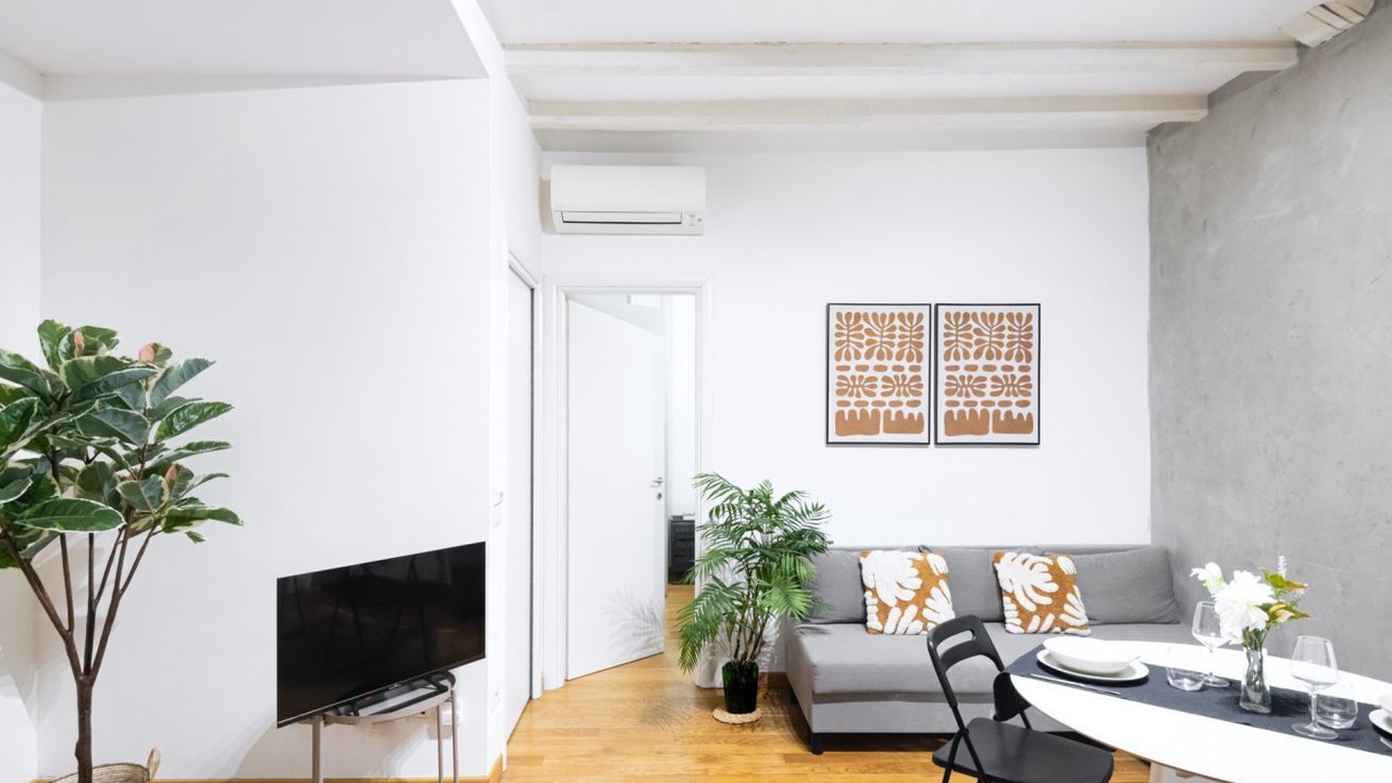 Photo of Livingroom in Magenta