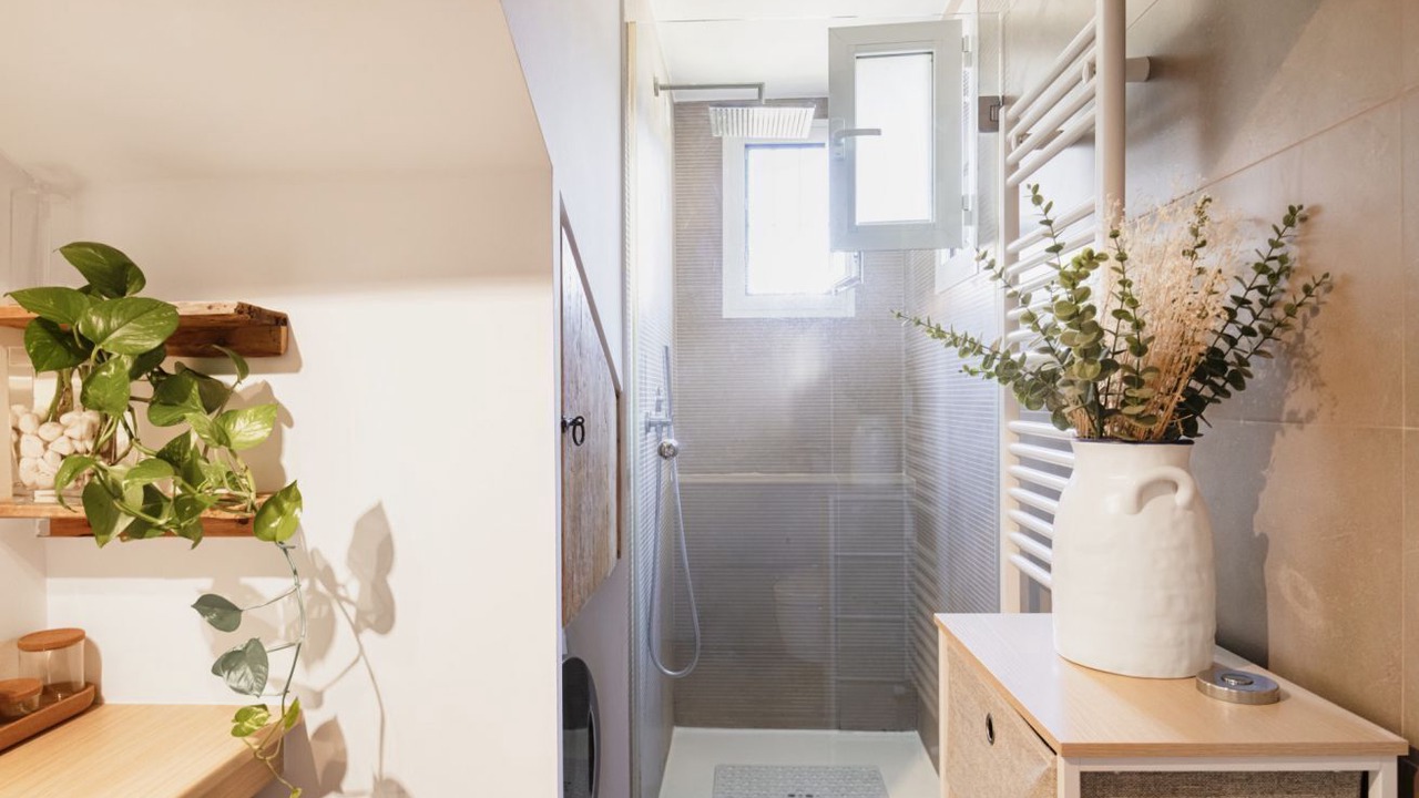 Photo of Bathroom in Tricolore