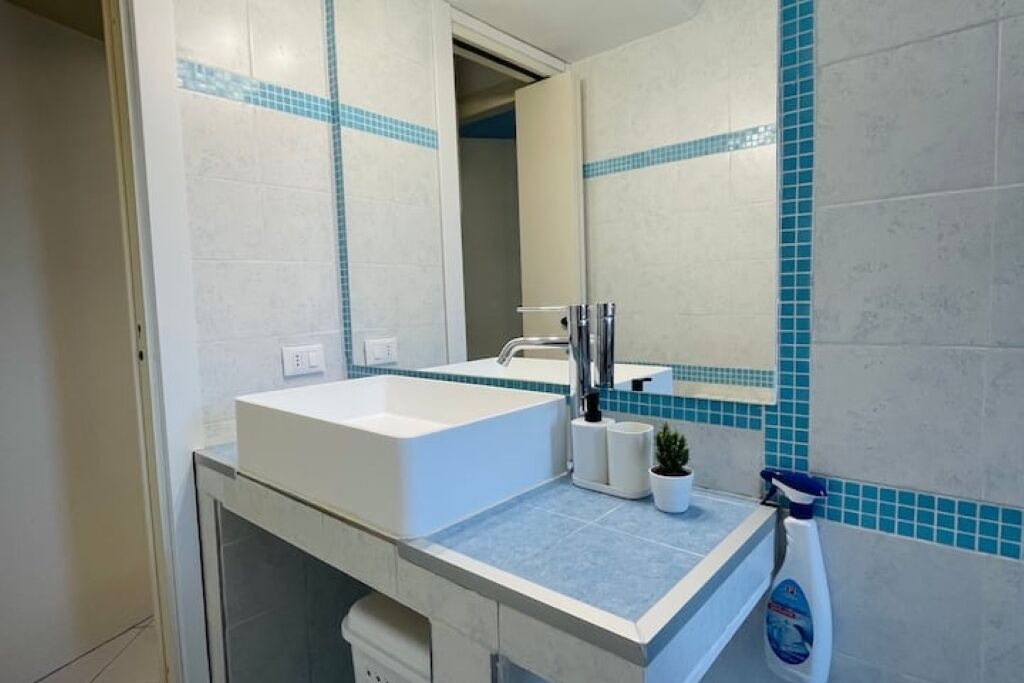 Photo of Bathroom in Turro