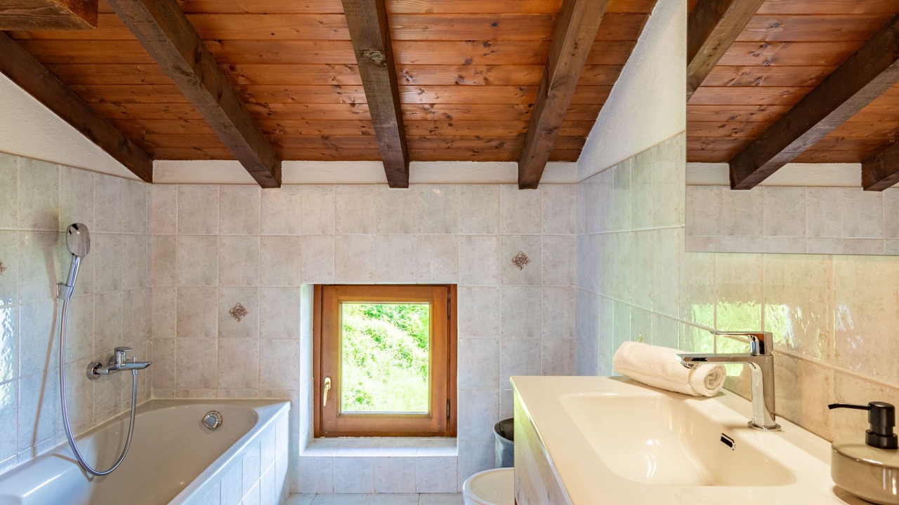 Photo of Bathroom in Vercana