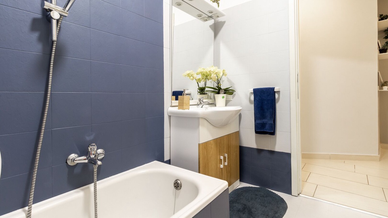 Photo of Bathroom in Raffa