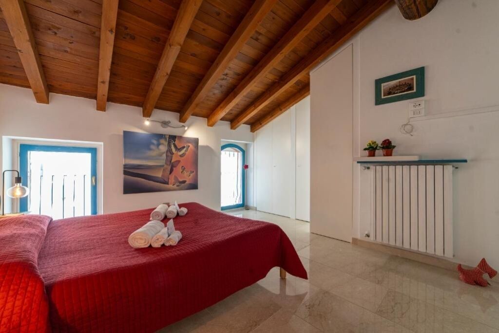 Photo of Bedroom in Iseo